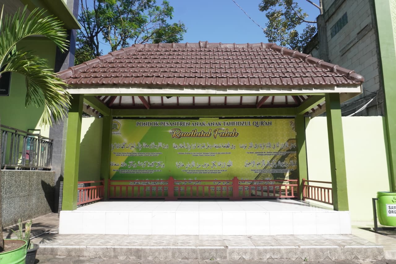 Gazebo Santri